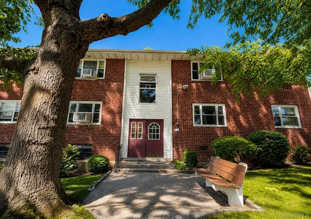 Homes for sale in Yonkers, NY | 6 Dehaven Dr #1E, Yonkers, NY 10703 | MLS# 1023256