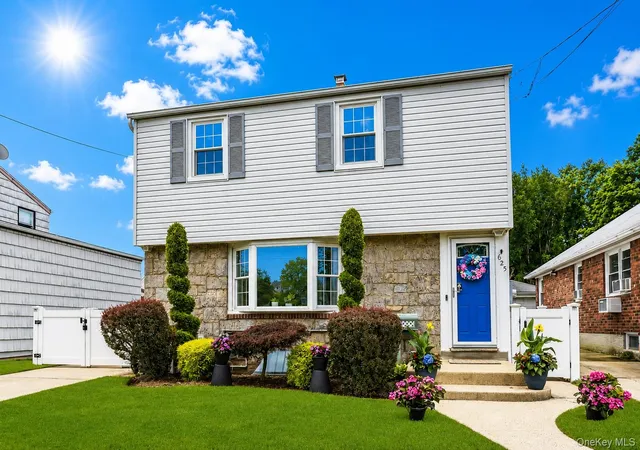 Photo 1 of Sale Pending at 625 S 10th Street, Hempstead, NY 11040 | MLS# 1023264 | Listing updated on 2026-08-01