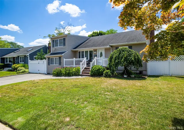 Homes for sale in Hempstead, NY | 3902 Clove Ct, Hempstead, NY 11783 | MLS# 1023265