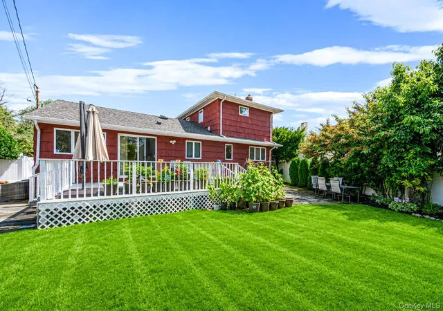 22nd image of 9 Stuart Dr, Oyster Bay, NY 11791 | MLS# 1023281