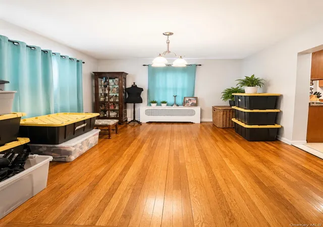 Photo 3 of Single family home for sale at 2729 Gifford Ave, New York, NY 10465 | MLS# 1023287 | Listing updated on 2026-09-16