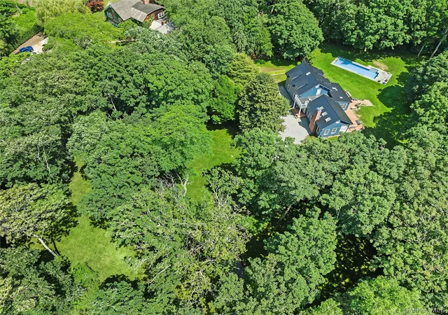 21st image of 17 Baiting Hollow Rd, East Hampton, NY 11937 | MLS# 1023293
