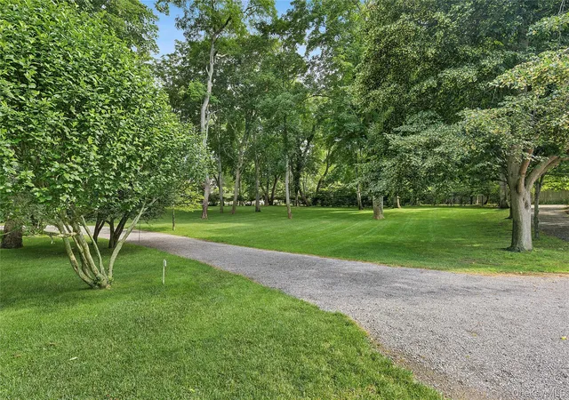 3rd image of 17 Baiting Hollow Rd, East Hampton, NY 11937 | MLS# 1023293