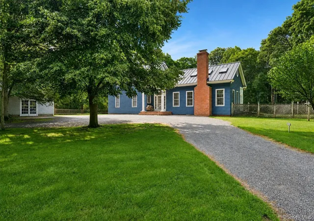 5th image of 17 Baiting Hollow Rd, East Hampton, NY 11937 | MLS# 1023293