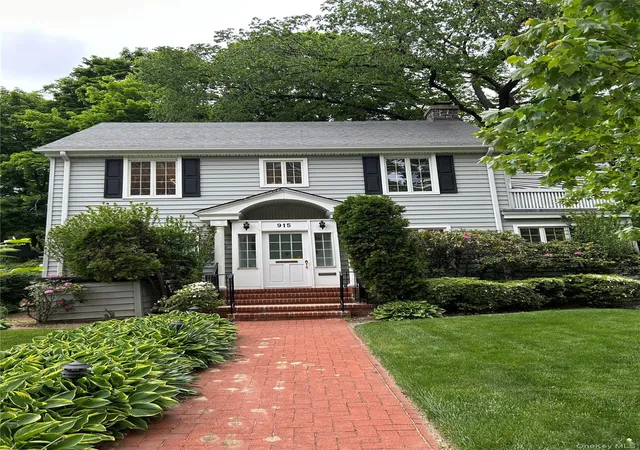 1st image of 915 Palmer Rd, Bronxville, NY 10708 | MLS# 1023298