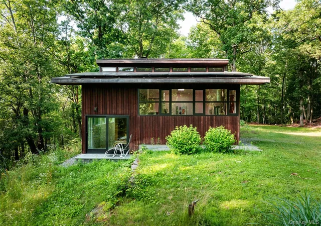 Photo 3 of Sale Pending at 1306 Grants Ln, Yorktown, NY 10562 | MLS# 1023302 | Listing updated on 2026-08-15