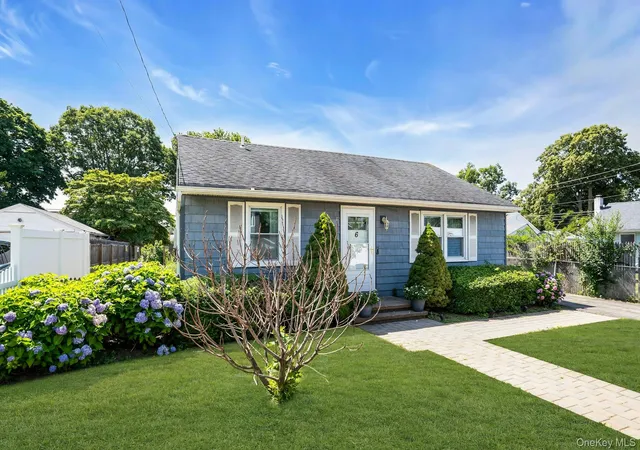 3rd image of 6 Linton Ct, West Babylon, NY 11704 | MLS# 1023308