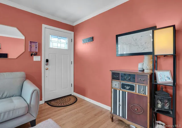 4th image of 6 Linton Ct, West Babylon, NY 11704 | MLS# 1023308
