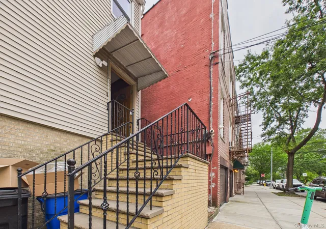 4th image of 2858 E 197Th St, New York, NY 10461 | MLS# 1023311