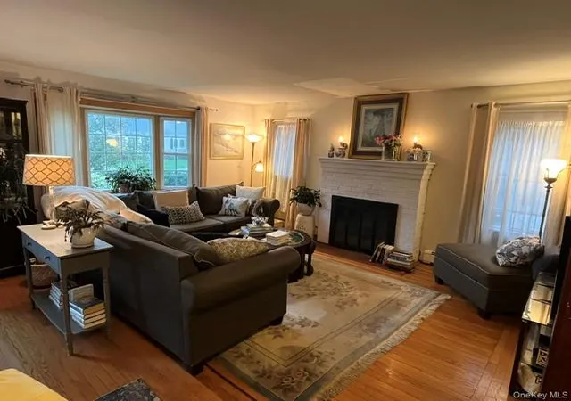 Photo 3 of Single family home for sale at 27 Rose St, Islip, NY 11751 | MLS# 1023313 | Listing updated on 2026-10-01