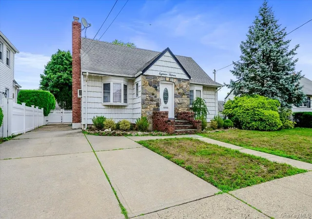 Photo 1 of Sale Pending at 1815 Meadowbrook Rd, Hempstead, NY 11566 | MLS# 1023322 | Listing updated on 2026-08-20