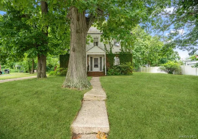 1st image of 544 S Wellwood Ave, Lindenhurst, NY 11757 | MLS# 1023333