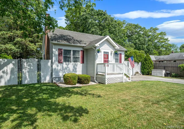 3rd image of 289 Mckinley Dr, Mastic Beach, NY 11951 | MLS# 1023341
