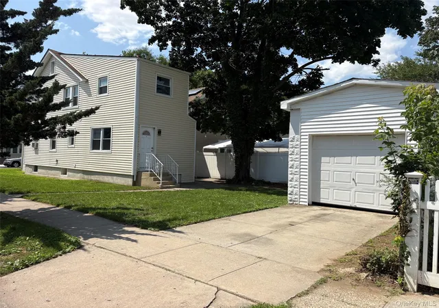 Photo 3 of Sale Pending at 191 47 114th Drive, New York, NY 11412 | MLS# 1023351 | Listing updated on 2026-08-14