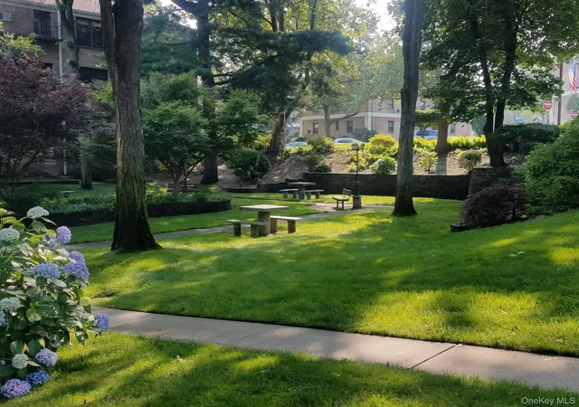 2nd image of 4 West Mill Dr #2F, North Hempstead, NY 11021 | MLS# 1023357