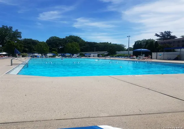 3rd image of 4 West Mill Dr #2F, North Hempstead, NY 11021 | MLS# 1023357