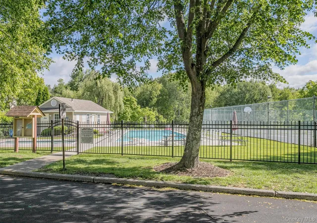 Homes for sale in Warwick (town), NY | 69 Olde Wagon Rd, Warwick (town), NY 10990 | MLS# 1023358