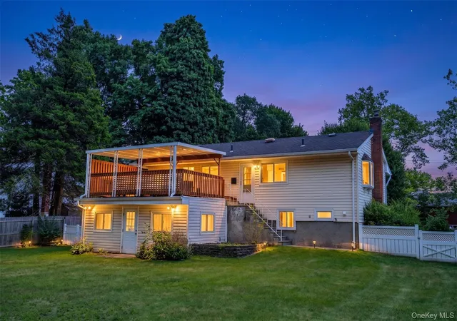 2nd image of 259 Burr Rd, Huntington, NY 11731 | MLS# 1023359
