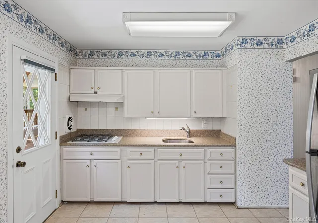 5th image of 259 Burr Rd, Huntington, NY 11731 | MLS# 1023359