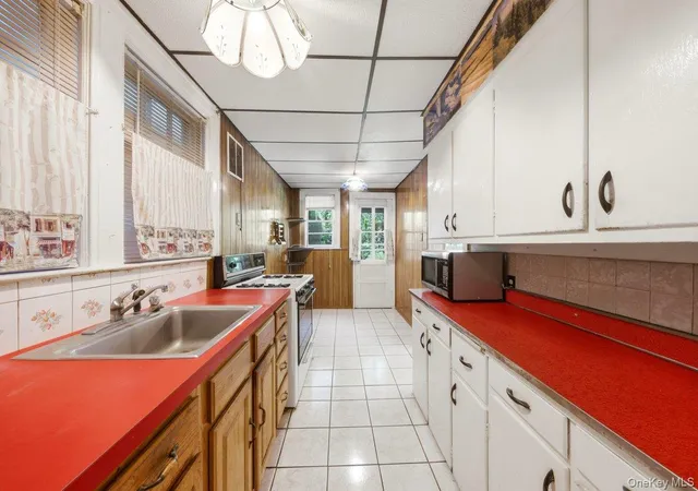 Photo 3 of Single family home for sale at 5633 Post Rd, New York, NY 10471 | MLS# 1023363 | Listing updated on 2026-10-08