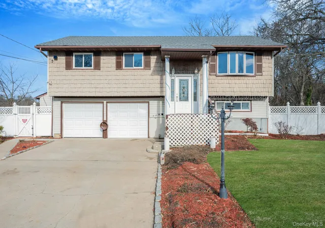 2nd image of 105 Ames St, Islip, NY 11717 | MLS# 1023382