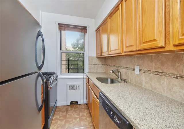 3rd image of 3720 Independence Ave #5G, New York, NY 10463 | MLS# 1023395
