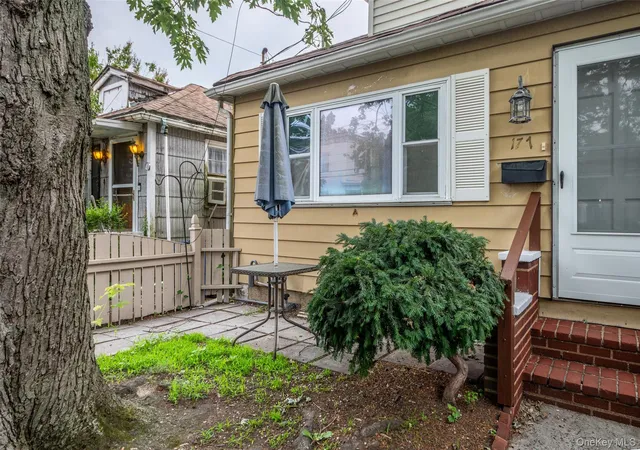 31st image of 177 Terrace St, Bronx, NY 10464 | MLS# 1023397