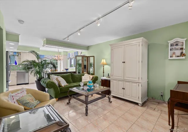 3rd image of 1415 Reed Pl, New York, NY 10465 | MLS# 1023404