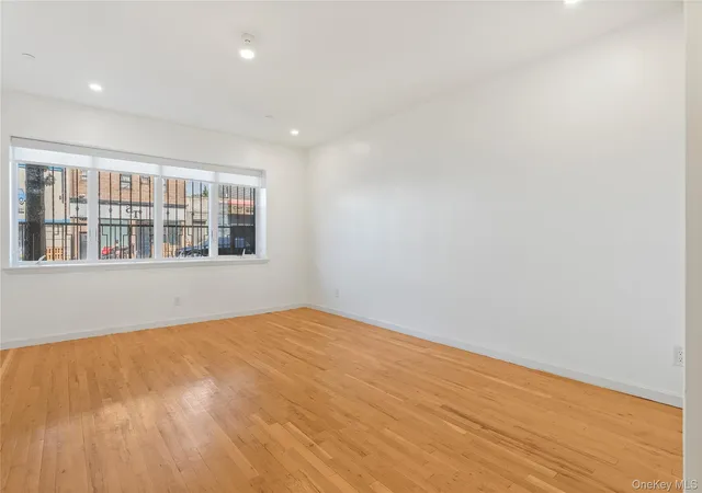 Photo 3 of Sale Pending at 904 Bedford Ave #1A, Brooklyn, NY 11205 | MLS# 1023407 | Listing updated on 2026-09-04