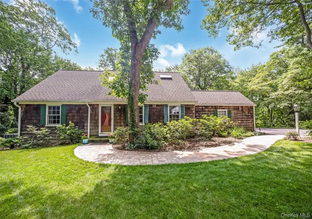 2nd image of 8 Arosa Ct, Greenlawn, NY 11740 | MLS# 1023420