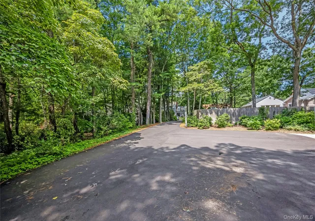 40th image of 8 Arosa Ct, Greenlawn, NY 11740 | MLS# 1023420