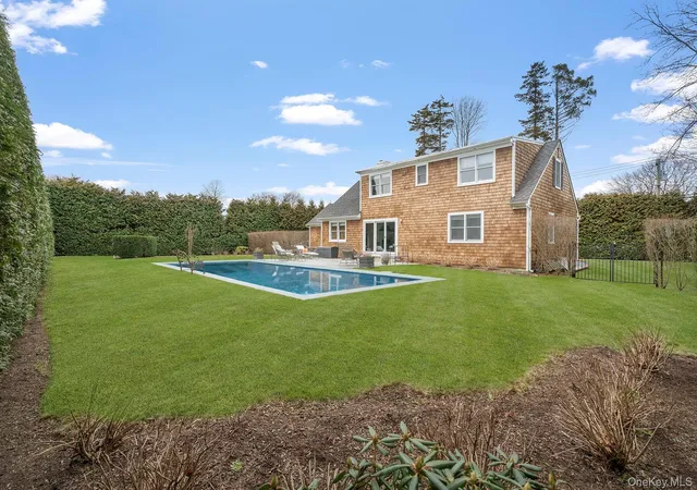 2nd image of 770 Hill St, Southampton, NY 11968 | MLS# 1023422