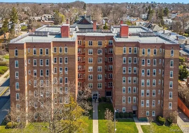 1st image of 30 11 Parsons Blvd #2U, New York, NY 11354 | MLS# 1023427