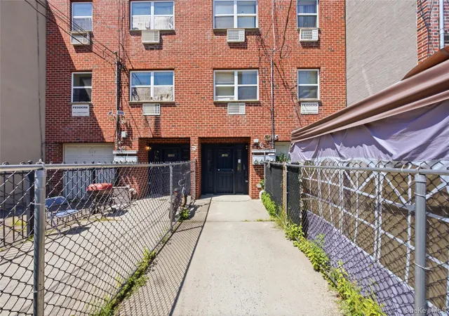 Photo 2 of Manufactured home for sale at 1397 Sutter Ave, Brooklyn, NY 11208 | MLS# 1023443 | Listing updated on 2026-09-15