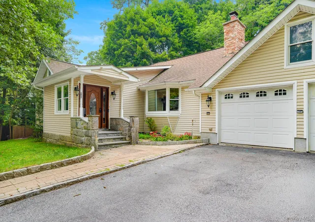 Photo 4 of Single family home for sale at 61 Underhill Rd, Ossining, NY 10562 | MLS# 1023457 | Listing updated on 2026-07-25