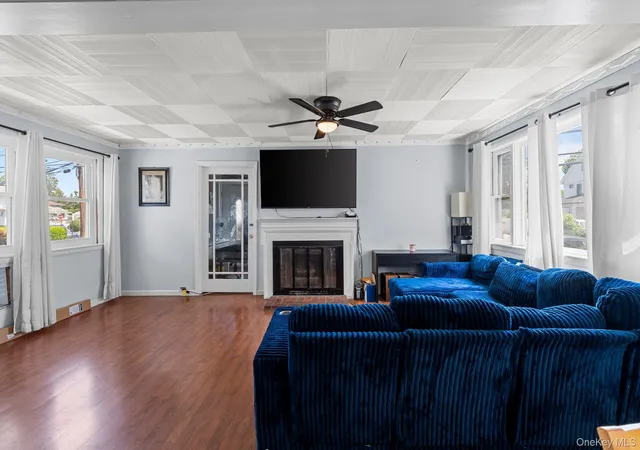Photo 4 of Single family home for sale at 40 East Ave, Valley Stream, NY 11580 | MLS# 1023461 | Listing updated on 2026-08-29