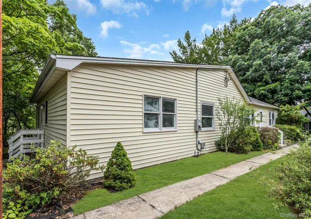 3rd image of 26 Woodland St, Islip, NY 11779 | MLS# 1023466