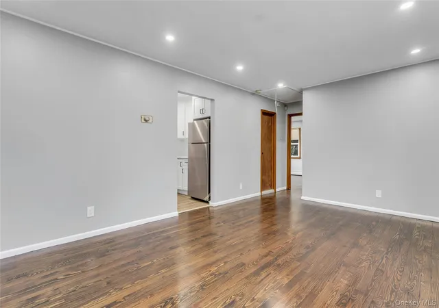 5th image of 26 Woodland St, Islip, NY 11779 | MLS# 1023466