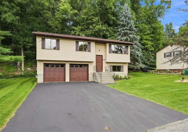 2nd image of 107 Sutton Park Rd, Poughkeepsie (town), NY 12603 | MLS# 1023468