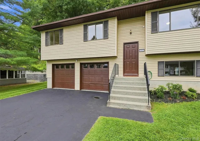 Photo 3 of Sale Pending at 107 Sutton Park Rd, Poughkeepsie (town), NY 12603 | MLS# 1023468 | Listing updated on 2026-10-08