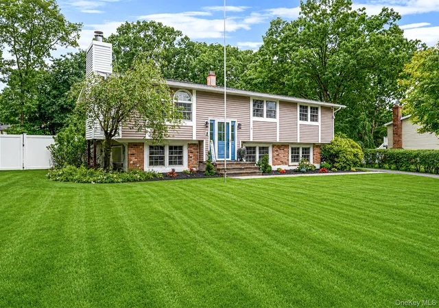 1st image of 6 Mayflower Ln, Brookhaven, NY 11733 | MLS# 1023469
