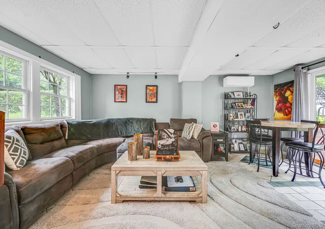 3rd image of 6 Mayflower Ln, Brookhaven, NY 11733 | MLS# 1023469