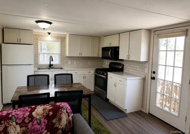 4th image of 150 Main St Unit 57, Islip, NY 11751 | MLS# 1023475
