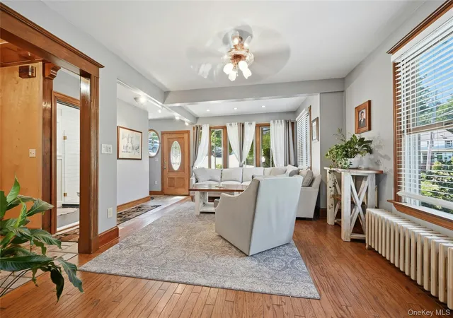 Photo 3 of Sale Pending at 29 Vail St, Northport, NY 11768 | MLS# 1023480 | Listing updated on 2026-08-18