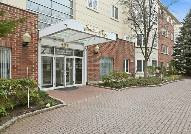 Photo 1 of Condo for sale at 171 Great Neck Rd #3H, Great Neck, NY 11021 | MLS# 1023483 | Listing updated on 2026-09-28
