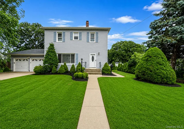 1st image of 527 Milligan Ln, Islip, NY 11795 | MLS# 1023489