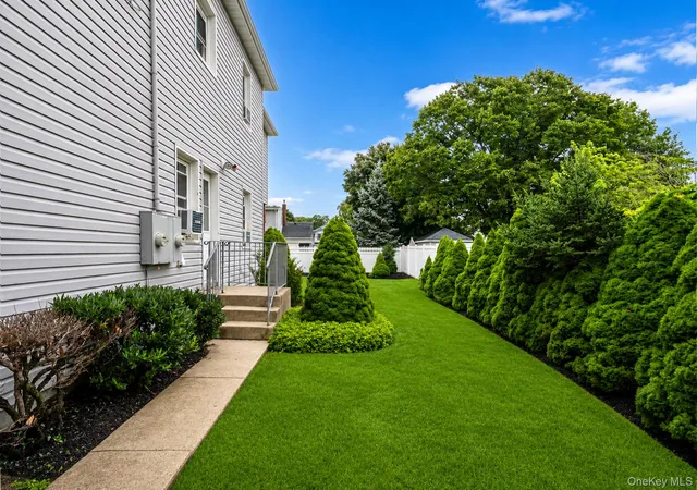4th image of 527 Milligan Ln, Islip, NY 11795 | MLS# 1023489