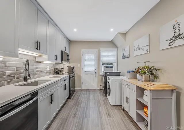 5th image of 527 Milligan Ln, Islip, NY 11795 | MLS# 1023489