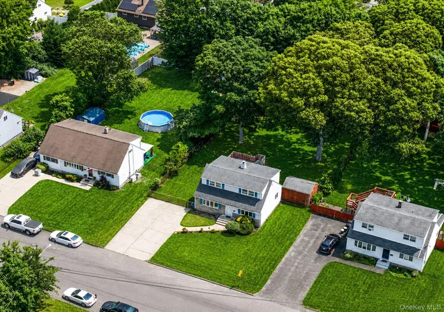 4th image of 146 Dawn Dr, Brookhaven, NY 11720 | MLS# 1023515