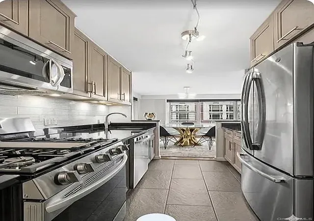 Photo 4 of House for sale at 370 E 76th Street #B1102, New York, NY 10021 | MLS# 1023525 | Listing updated on 2026-08-16
